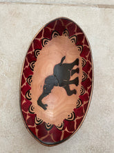 Load image into Gallery viewer, Medium Rosewood oval bowl (Elephant couple)