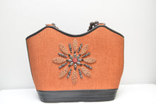 Load image into Gallery viewer, Handmade Sisal hand bag with wooden handle